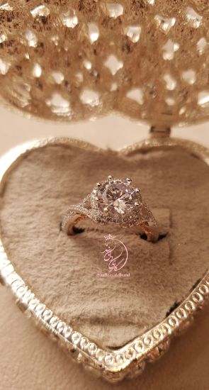 💍انگشتر جواهری نقره عیار ۹۲۵ با روکش طلا سفید‌‌‌‌‌‌‌ و داخل رکاب رزگلد