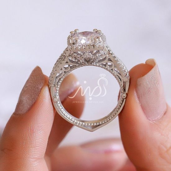💍انگشتر لوکس جواهری با طراحی خاص و زیبا مطابق طراحی verragio برند ژورنالی جواهرات ،نقره عیار ۹۲۵ با روکش طلا سفید‌‌‌‌‌‌‌ ‌‌‌