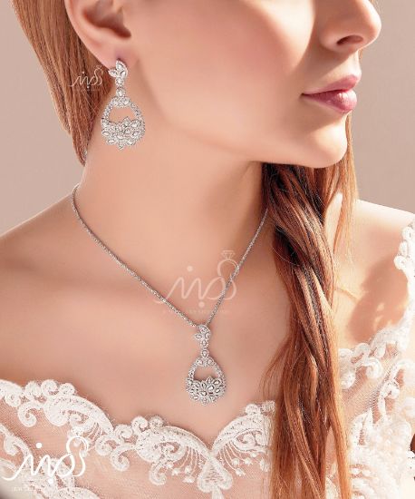 💍نیمست جواهری لاکچری و شیک با طراحی ژورنالی جواهرات به روز ، نگین های زیرکونیا اتریشی ؛ نقره عیار 925 با روکش طلا سفید‌‌‌‌‌‌‌ ‌‌