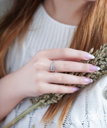 💍انگشتر طرح جواهر برگ زیتون ؛ با طراحی زیبا و ظریف نقره عیار ۹۲۵ با روکش طلا سفید‌‌‌‌‌‌‌ ‌‌(فری سایز)