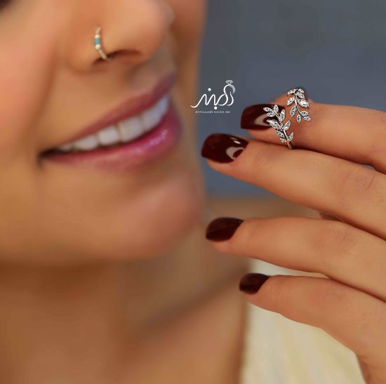 💍انگشتر طرح جواهر خوشه گندم ؛ با طراحی زیبا و ظریف نقره عیار ۹۲۵ با روکش طلا سفید‌‌‌‌‌‌‌ ‌‌(فری سایز)	