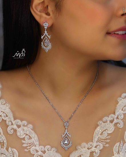 💍نیم ست جواهری شیک و بینظیر با طراحی ژورنالی جواهرات به روز ، نگین های زیرکونیا اتریشی ؛ نقره عیار 925 با روکش طلا سفید‌‌‌‌‌‌‌ ‌‌	