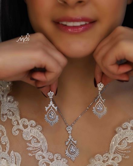💍نیم ست جواهری شیک و بینظیر با طراحی ژورنالی جواهرات به روز ، نگین های زیرکونیا اتریشی ؛ نقره عیار 925 با روکش طلا سفید‌‌‌‌‌‌‌ ‌‌	