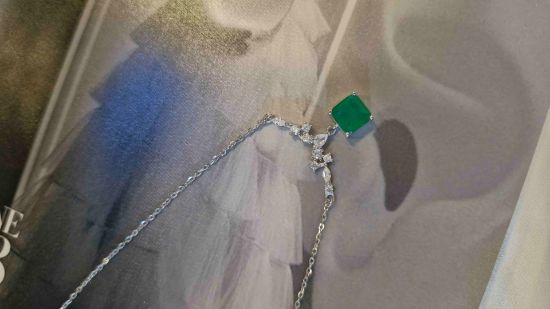 💍گردنبند جواهري آويزدار با نگين سبز خاص و زیبا ، نقره عیار 925 (G_3233)‌‌‌‌‌‌