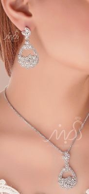 💍نیمست جواهری لاکچری و شیک با طراحی ژورنالی جواهرات به روز ، نگین های زیرکونیا اتریشی ؛ نقره عیار ۹۲۵ با روکش طلا سفید‌‌‌‌‌‌‌ ‌‌	
