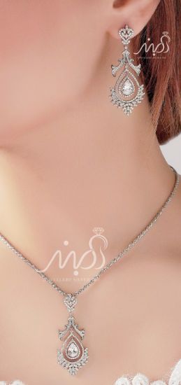 💍نیم ست جواهری شیک و بینظیر با طراحی ژورنالی جواهرات به روز ، نگین های زیرکونیا اتریشی ؛ نقره عیار 925 با روکش طلا سفید‌‌‌‌‌‌‌ ‌‌	