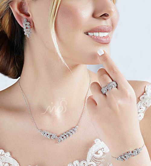 	💎سرویس جواهری زيبا (گردنبتد ، گوشواره دستبند) (S_6013)