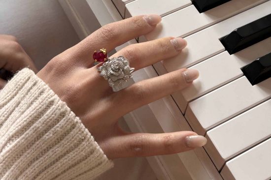 💍انگشتر جواهري لاکچری گل و نگین یاقوتی خاص و زیبا؛ نقره عیار 925(R_1238)	